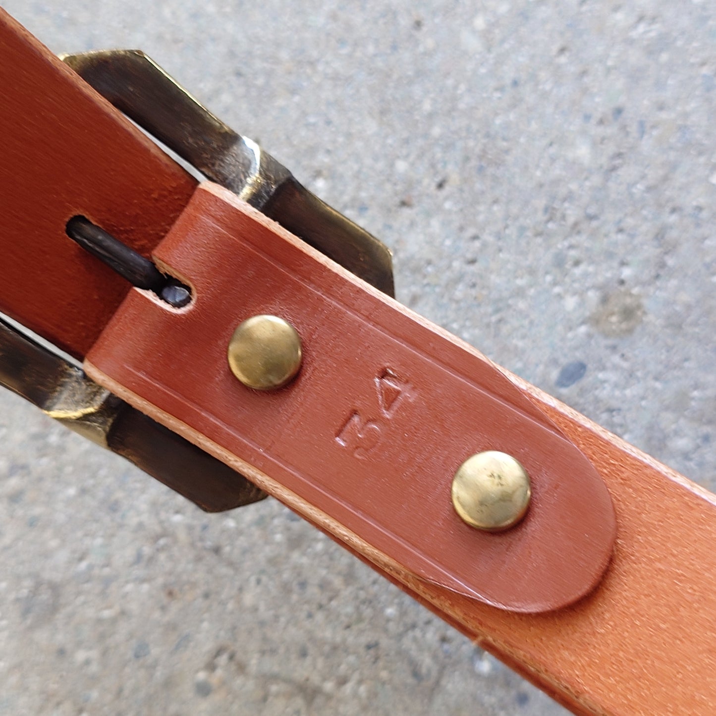 池之端銀革店 Cramp UKブライドルレザー ネン引き 八角バックル32mmベルト