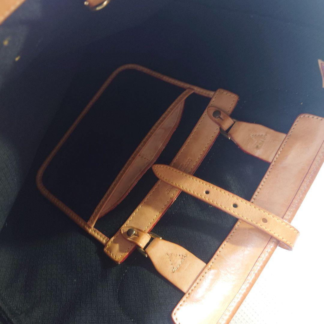 Dooney & Bourke 2way campus leather bag made in USA