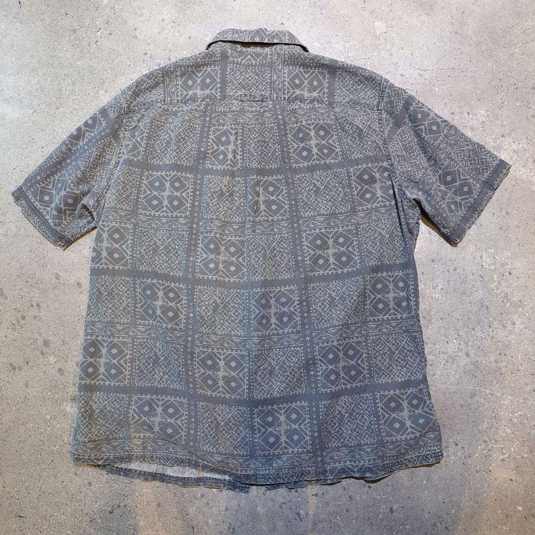 Used ss BATIK pattern shirts XL