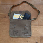 画像をギャラリービューアに読み込む, M38 French bread shoulder bag Hand drawing
