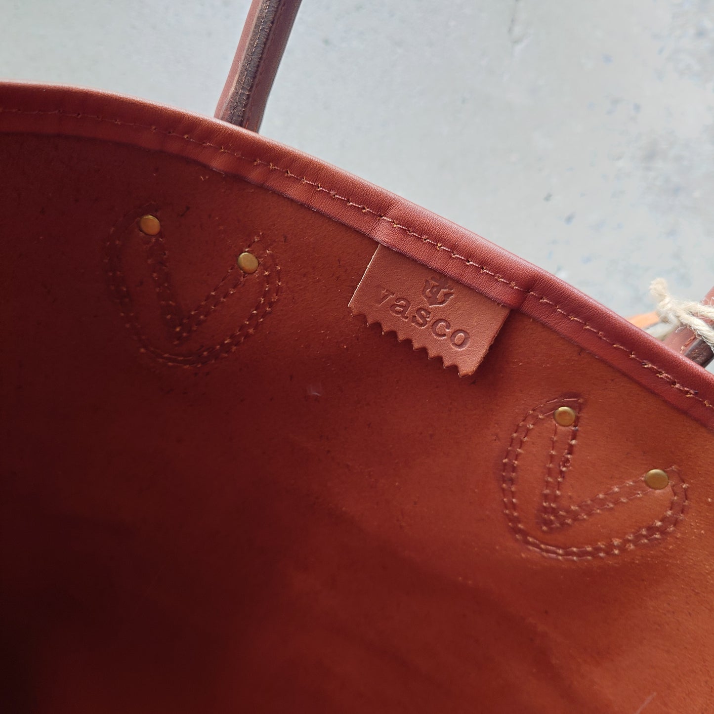 VASCO LEATHER OLD TOTE BAG-MIDIUM　ヴァスコ　レザートートバッグ