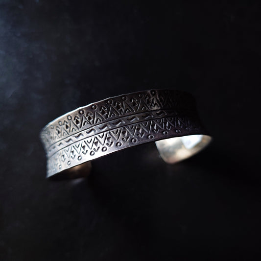NAVAJO old silver bracelet stmap work