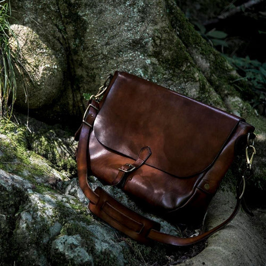 VASCO LEATHER POSTMAN SHOULDER BAG ヴァスコ　ポストマンレザーバッグ　本革