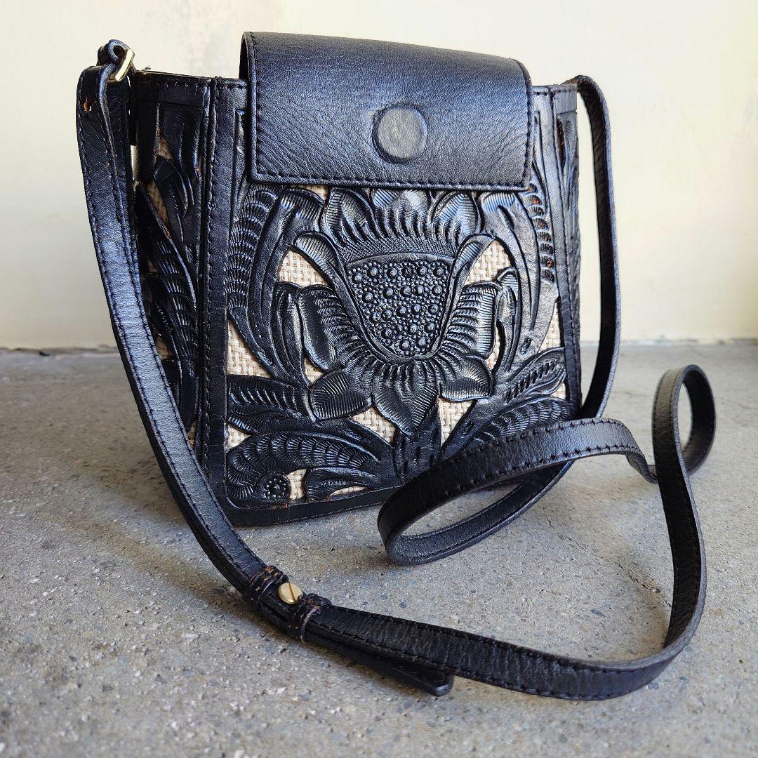 carving tribes  Leather shoulder bag カービングトライブス　レザーショルダーバッグ