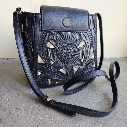 carving tribes  Leather shoulder bag カービングトライブス　レザーショルダーバッグ