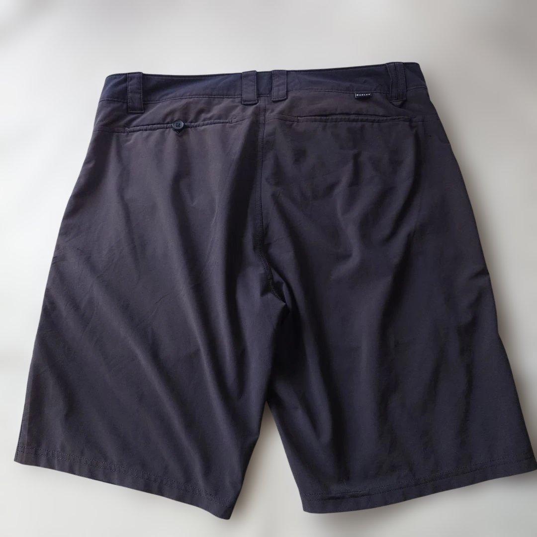 OAKLEY shorts W33 black