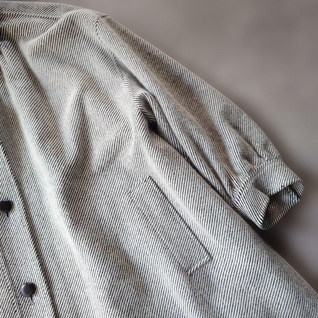 Yves Saint Laurent   wool over coat M