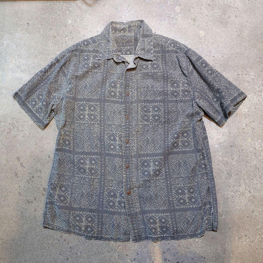 Used ss BATIK pattern shirts XL