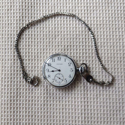 WALTHAM antique pocket watch since1910 USA